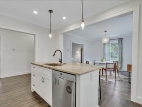 624 E 56th St in Savannah, GA - Building Photo - Building Photo