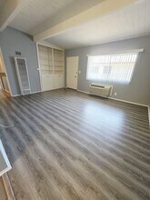 4133 La Crescenta Ave in La Crescenta, CA - Building Photo - Building Photo