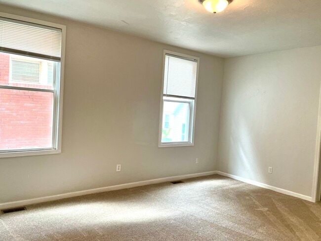 241 W 9th Ave, Unit Apt 1 in West Homestead, PA - Building Photo - Building Photo