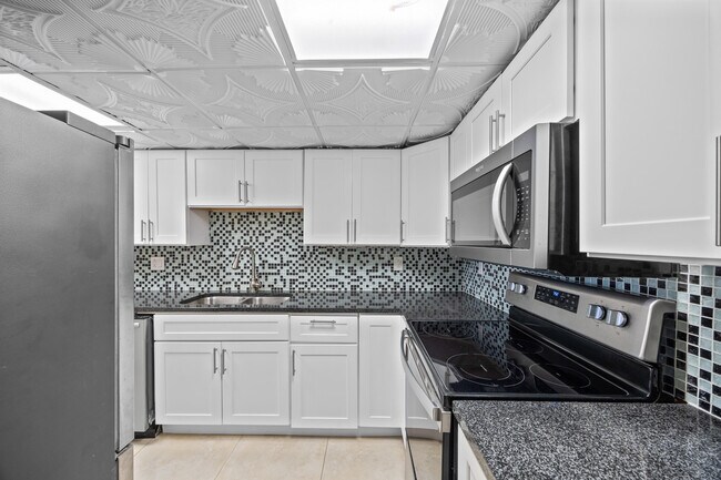 property at 1401 S Federal Hwy