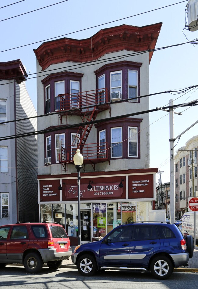 4600 Park Ave in Weehawken, NJ - Foto de edificio - Building Photo