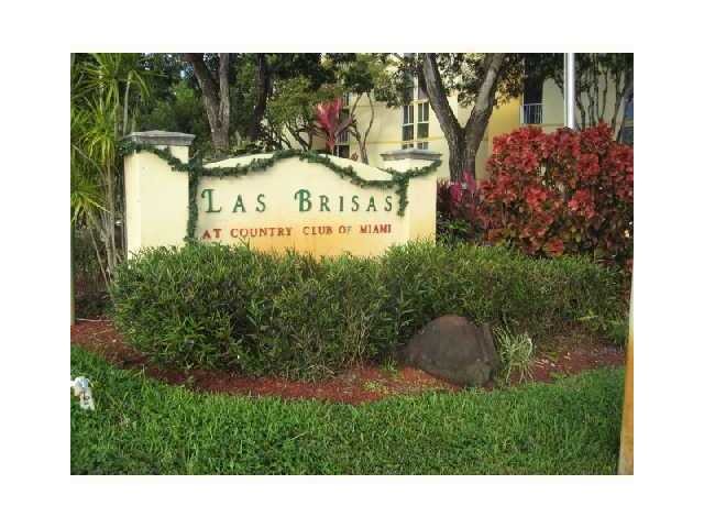 6995 NW 186th St, Unit #E211-1 in Hialeah, FL - Building Photo