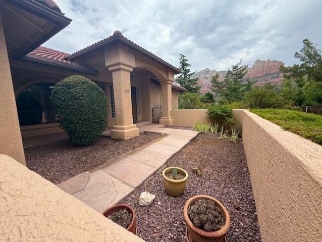 390 Orchard Ln in Sedona, AZ - Building Photo - Building Photo
