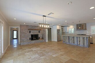 1352 Shadow Ln in Ft. Myers, FL - Building Photo - Building Photo
