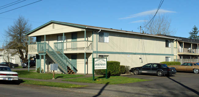 Madison Street Apartments in Albany, OR - Building Photo - Building Photo