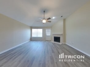 110 Santa Fe Trail in Justin, TX - Building Photo - Building Photo