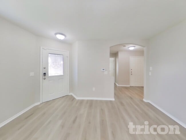 6647 Hartnet Fields in Converse, TX - Building Photo - Building Photo