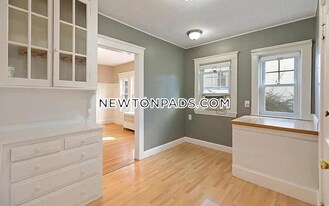 47 Crosby Rd, Unit 1 in Chestnut Hill, MA - Building Photo