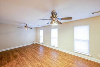 1308 Upper Kingston Rd in Prattville, AL - Foto de edificio - Building Photo