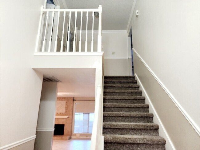 10306 Jockey Club Dr in Houston, TX - Building Photo - Building Photo