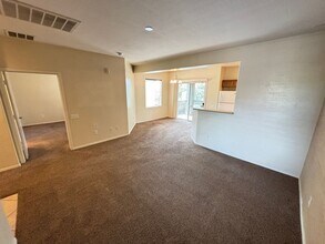 6868 Sky Pointe Dr in Las Vegas, NV - Building Photo - Building Photo