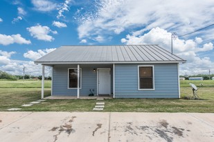 RIGTOWN ESTATES in Pearsall, TX - Building Photo - Building Photo