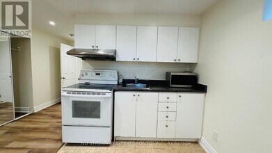 435 Cummer Ave in Toronto, ON - Building Photo - Building Photo