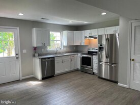 108 Hunter Run Rd in Winchester, VA - Building Photo