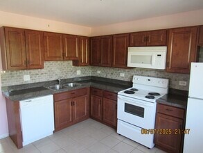 7725 Woodward Ave in Woodridge, IL - Building Photo - Building Photo