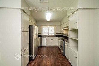 8221 Pearl St in North Richland Hills, TX - Foto de edificio - Building Photo