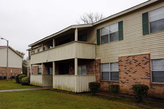 Green Meadows Apartments in Theodore, AL - Building Photo - Building Photo