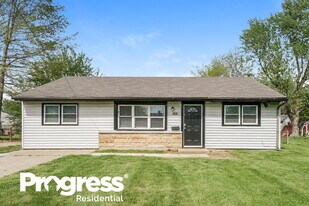 7303 Dunkirk Ln in Louisville, KY - Building Photo