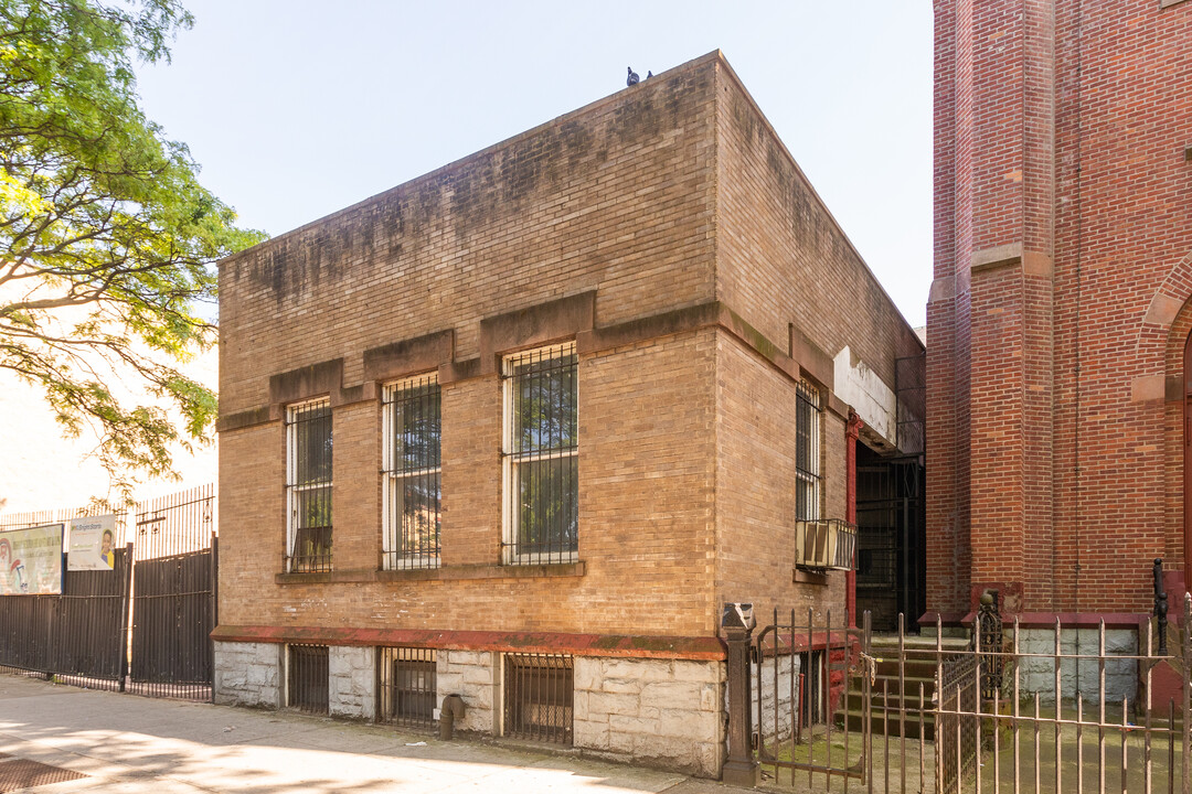 1912 Fulton St in Brooklyn, NY - Building Photo