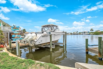 527 Goodland Dr in Goodland, FL - Building Photo - Building Photo