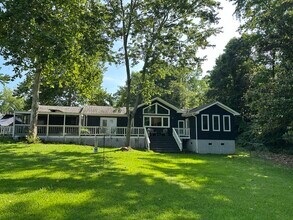 2411 Peregrine Way in Wilmington, NC - Building Photo - Building Photo