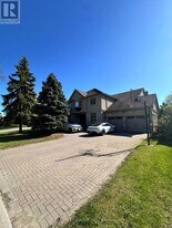28 Dunloe Rd in Richmond Hill, ON - Building Photo