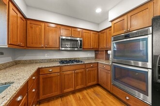 10S160 Alma Ln in Naperville, IL - Building Photo - Building Photo