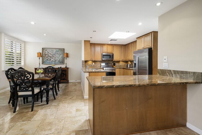 2 Rutgers Ct in Rancho Mirage, CA - Building Photo - Building Photo