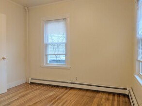 83 Yorktown St, Unit 2 in Somerville, MA - Building Photo - Building Photo