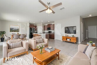 4313 Globe Thistle Dr in Tampa, FL - Building Photo - Building Photo