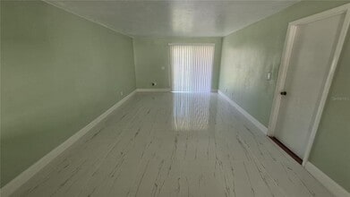 3815 N Oak Dr in Tampa, FL - Building Photo - Building Photo