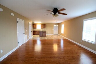 800 Carson Cir in Grottoes, VA - Building Photo - Building Photo