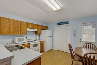 351 Linden Ln in Orange Park, FL - Building Photo - Building Photo
