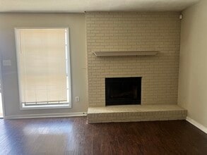 520 Lorenz Blvd, Unit C in Jackson, MS - Foto de edificio - Building Photo
