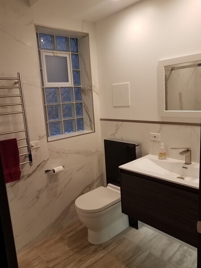 1638 W Huron St in Chicago, IL - Building Photo - Building Photo