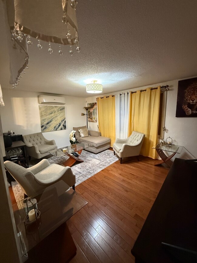 65 Venus Dr in Worcester, MA - Foto de edificio - Building Photo