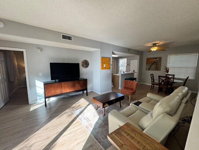 1001 Bella Vista Blvd in St. Augustine, FL - Foto de edificio - Building Photo