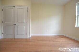 551 Washington St, Unit 1 in Boston, MA - Foto de edificio - Building Photo