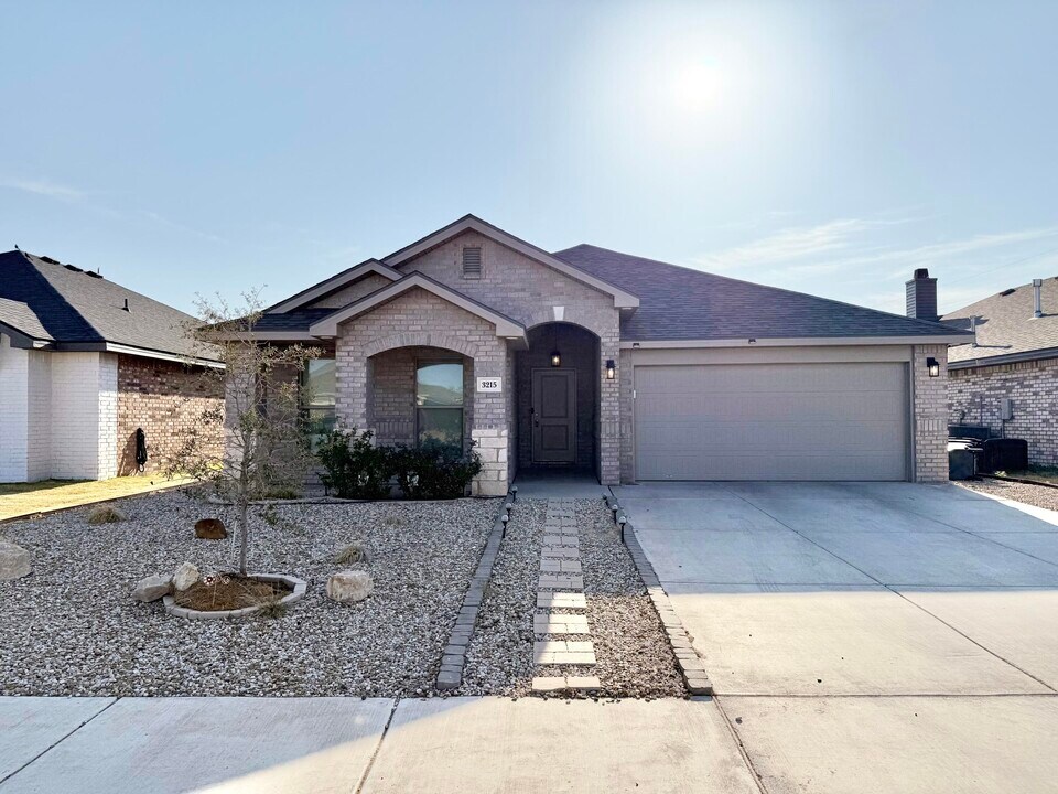 3215 Wausau Ave in Lubbock, TX - Building Photo