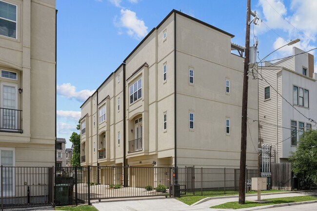 2120 Genesee St in Houston, TX - Building Photo - Building Photo