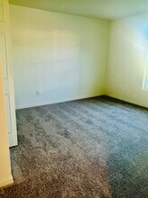 676 Alminar Ave SE in Palm Bay, FL - Building Photo - Building Photo