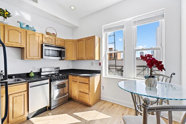 231 Grand St in Hoboken, NJ - Building Photo - Building Photo