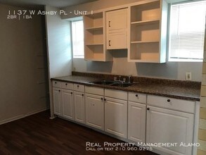 1137 W Ashby Pl in San Antonio, TX - Building Photo - Building Photo