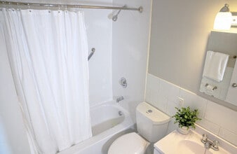 Boxwood Place in Sault Ste Marie, ON - Building Photo - Building Photo