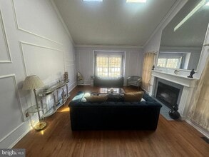 18 E Countryside Dr in Princeton, NJ - Building Photo - Building Photo