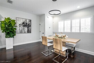 8521 Violeta St in Bonita Springs, FL - Foto de edificio - Building Photo