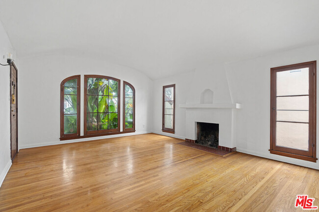 property at 1150 Grant Ave