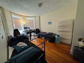 7 Mount Hood Rd, Unit 1 in Boston, MA - Building Photo - Building Photo