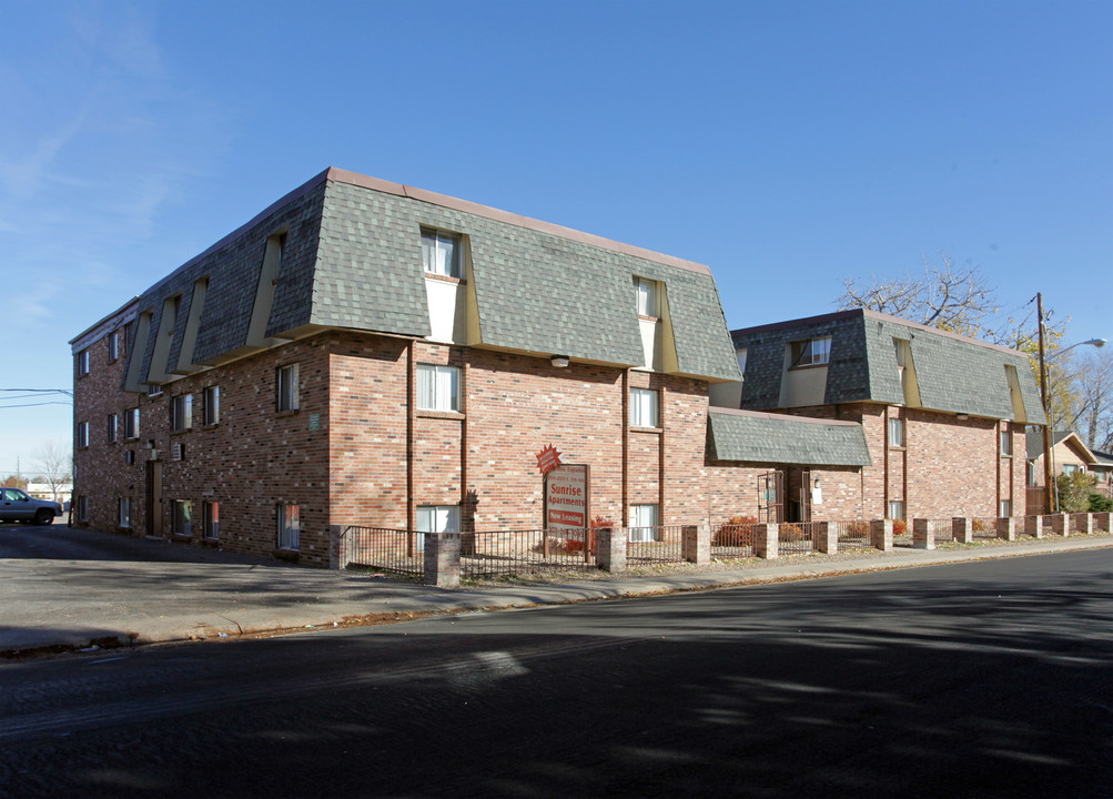 Sunrise Apartments in Aurora, CO - Building Photo