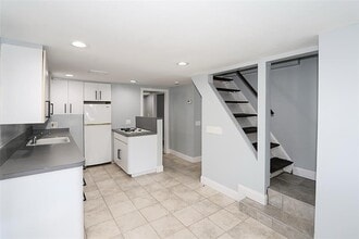 26 Thomas Pl in Smithtown, NY - Foto de edificio - Building Photo